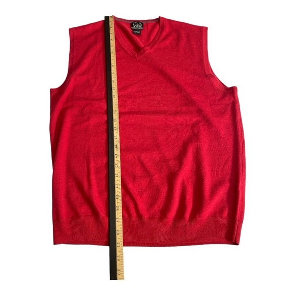Jos. A. Bank Traveler’s Collection Red 100% Merino Wool V-Neck Sweater Vest L - Picture 6 of 9